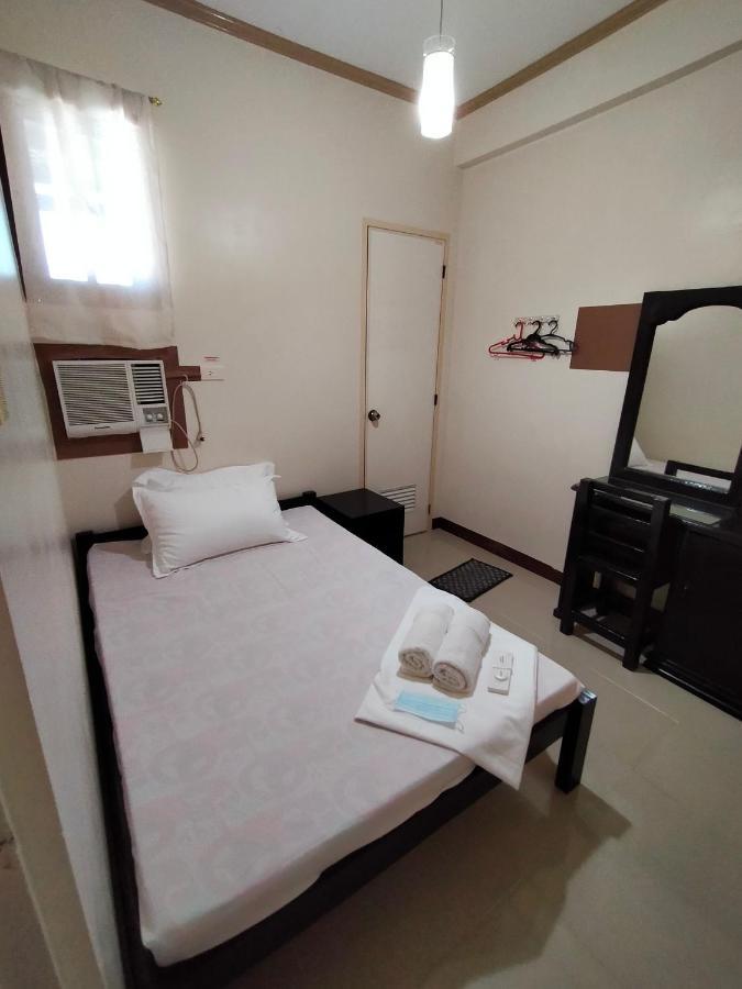 V.F. Riton Apartelle Laoag Zewnętrze zdjęcie