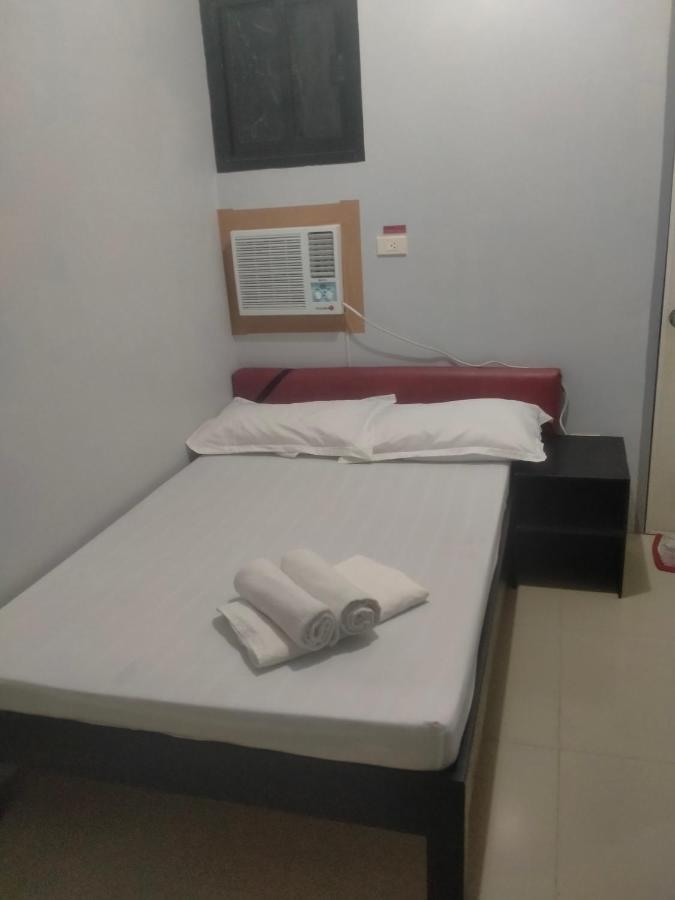 V.F. Riton Apartelle Laoag Zewnętrze zdjęcie