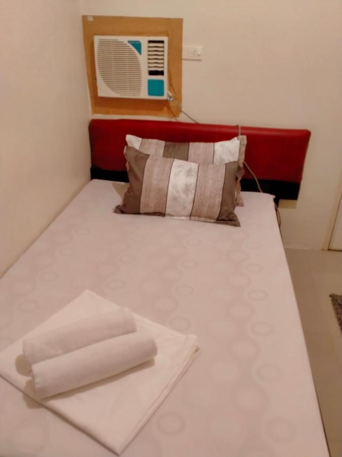 V.F. Riton Apartelle Laoag Zewnętrze zdjęcie