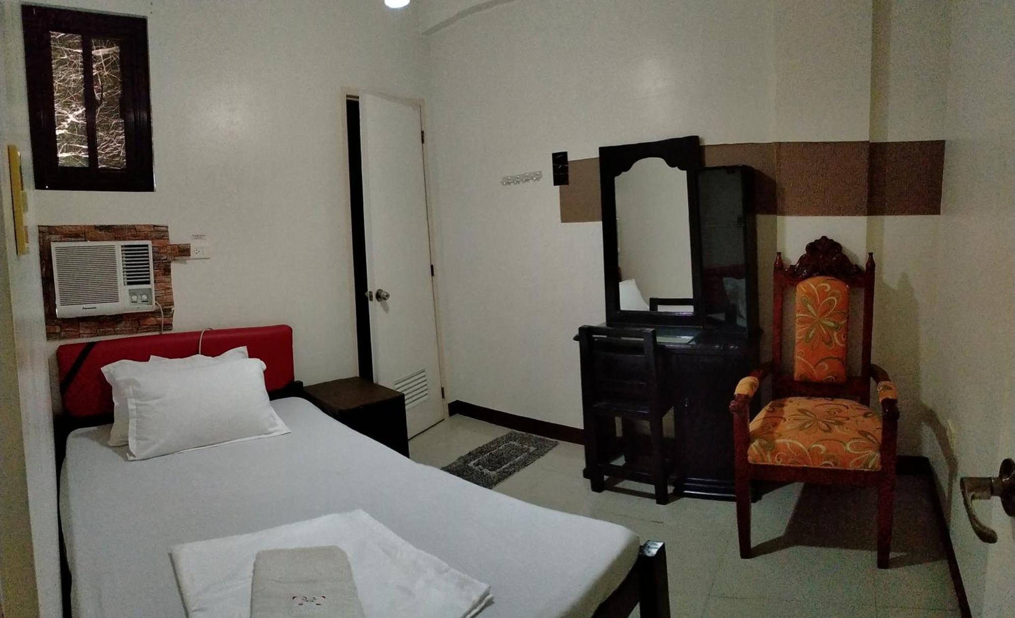 V.F. Riton Apartelle Laoag Zewnętrze zdjęcie