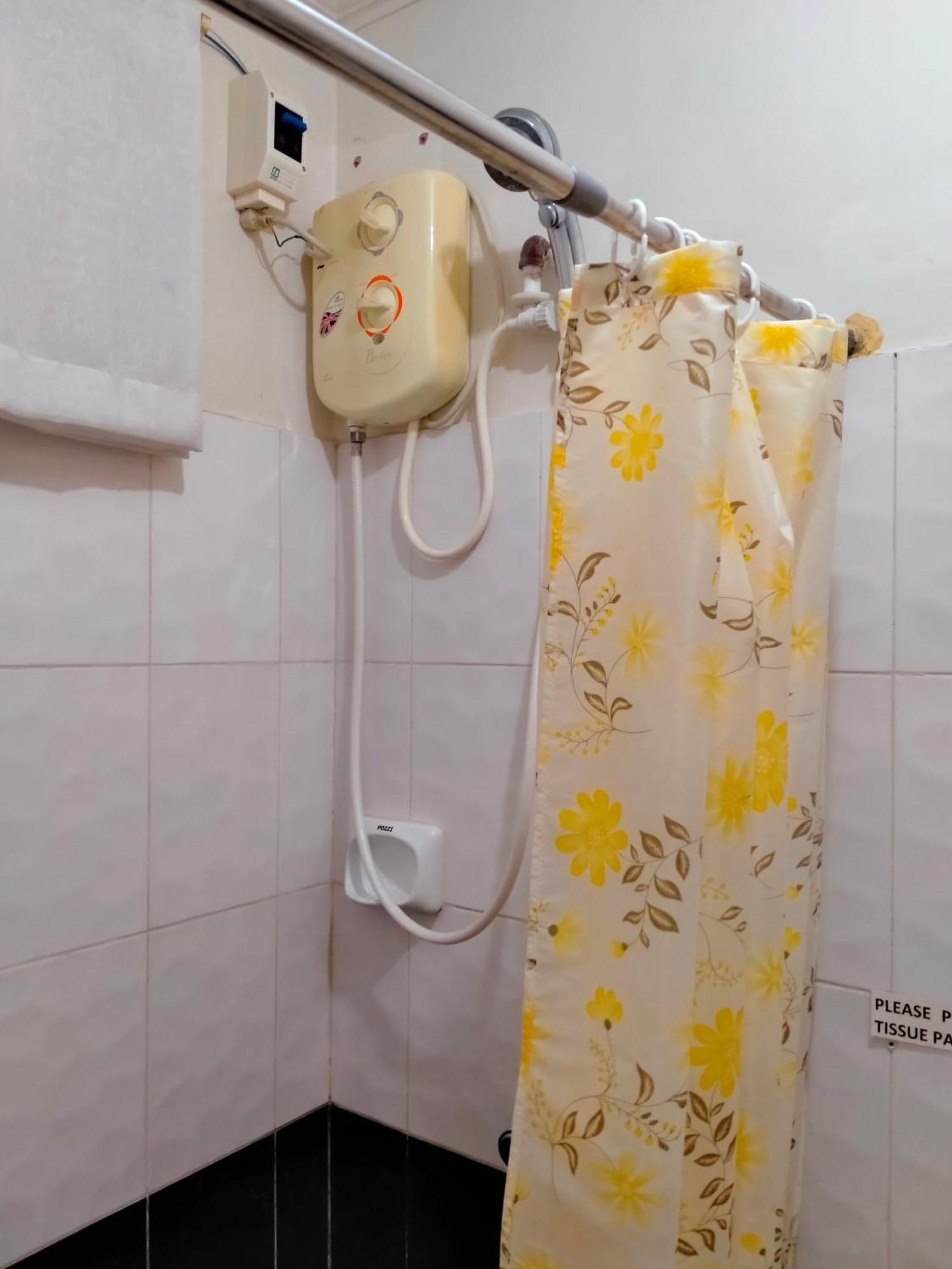 V.F. Riton Apartelle Laoag Pokój zdjęcie