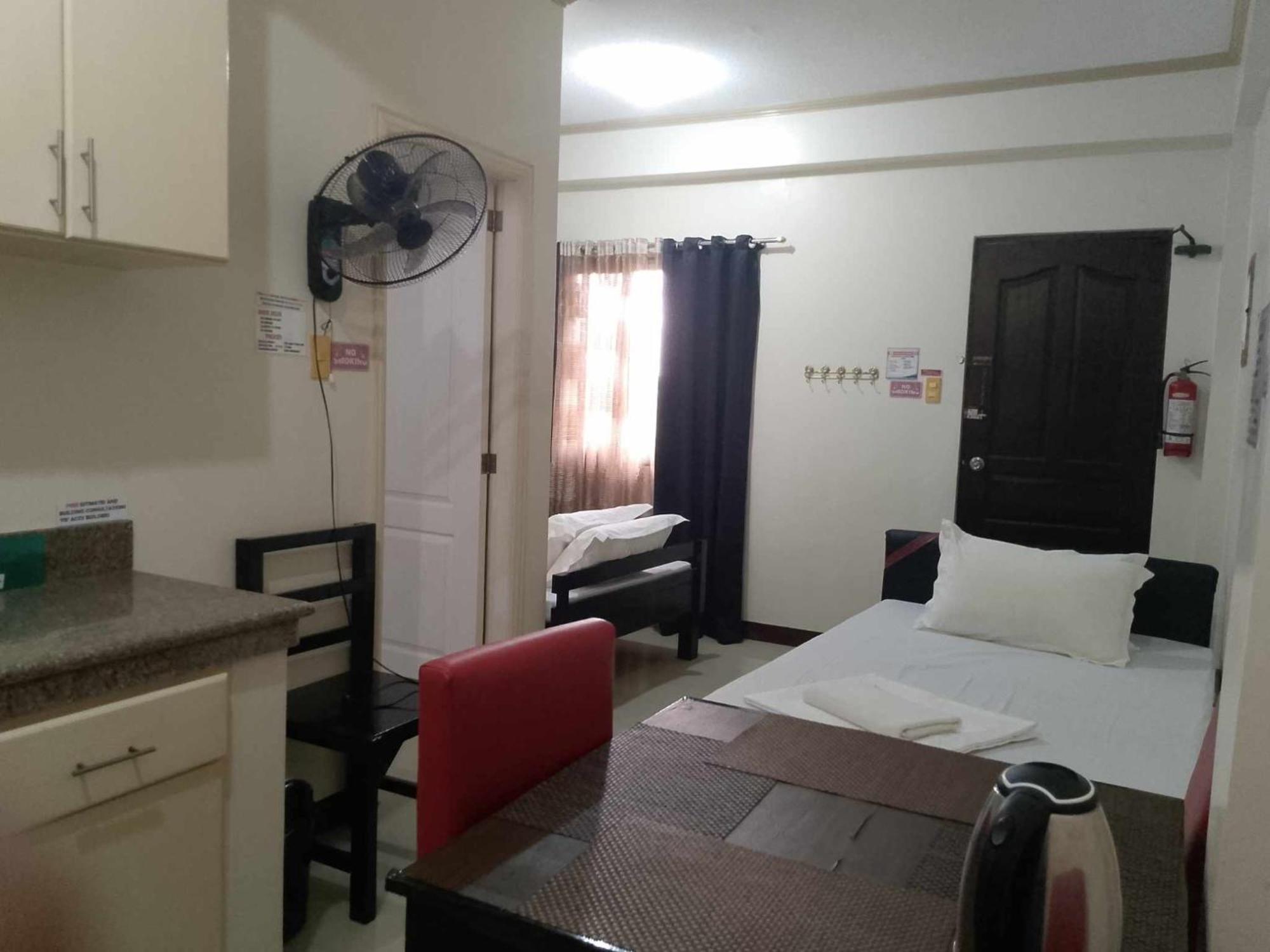 V.F. Riton Apartelle Laoag Zewnętrze zdjęcie