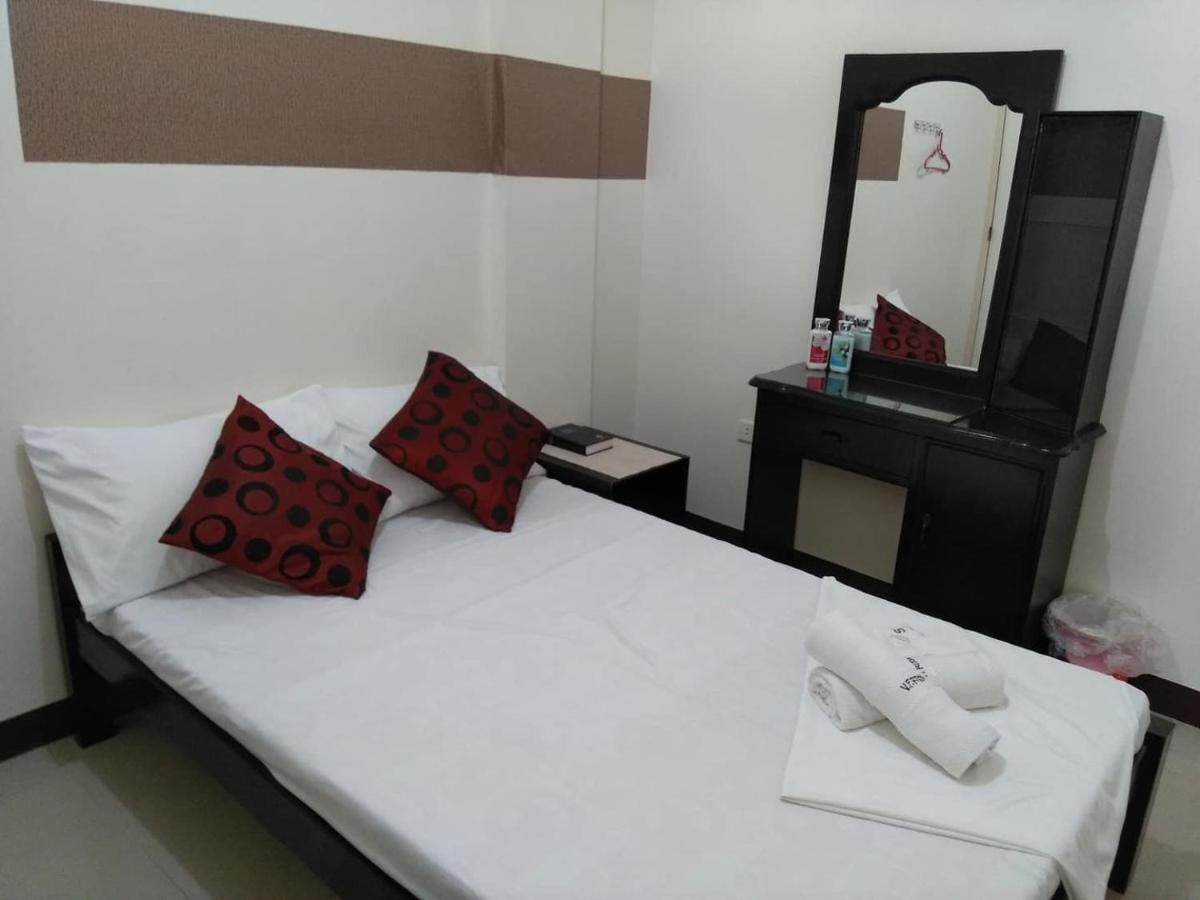 V.F. Riton Apartelle Laoag Zewnętrze zdjęcie