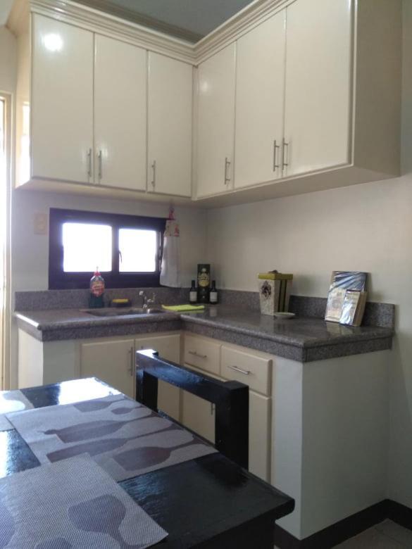 V.F. Riton Apartelle Laoag Zewnętrze zdjęcie