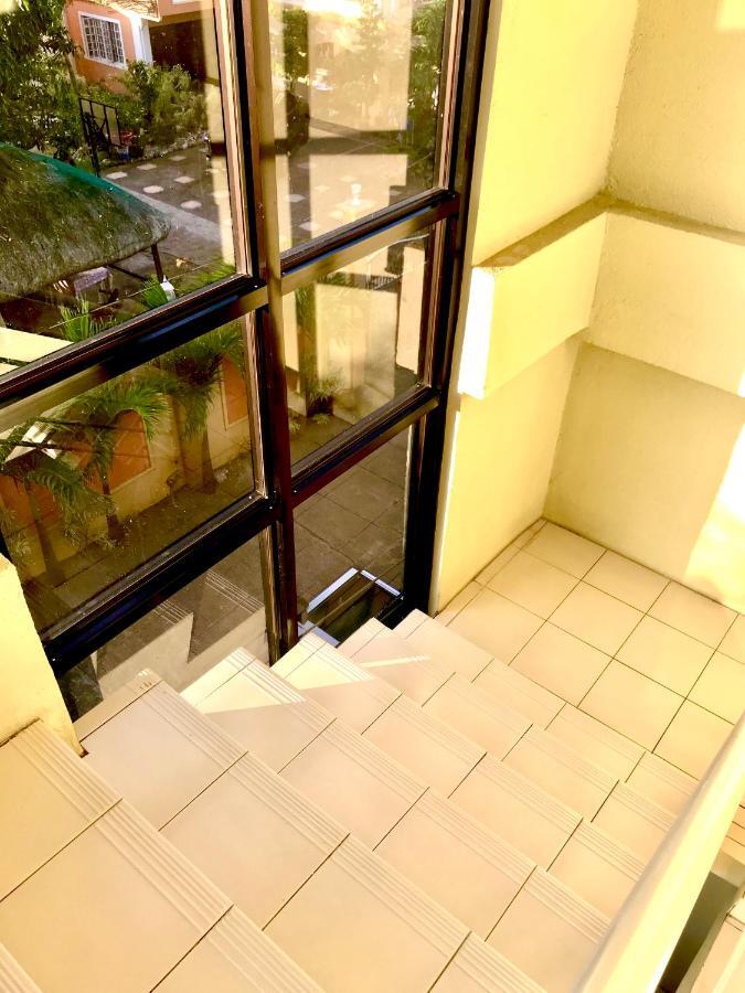 V.F. Riton Apartelle Laoag Zewnętrze zdjęcie